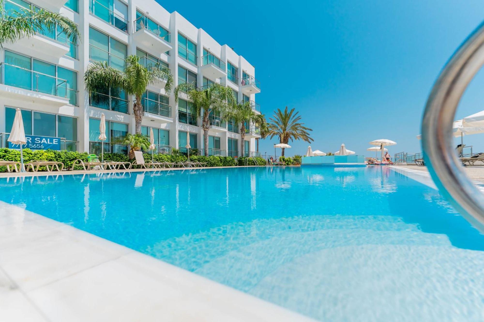 Meryl - Coralli Beachfront Apartment Protaras Exterior foto